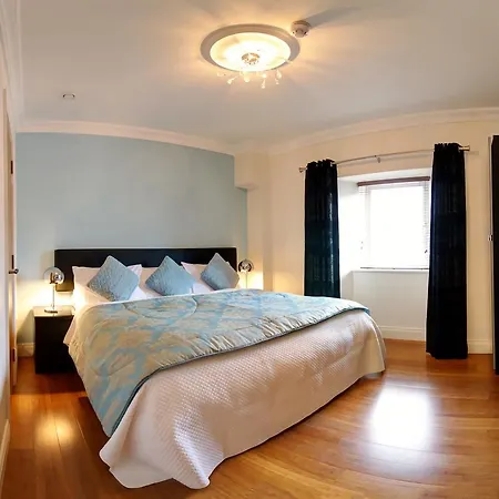 Elephant Guest house 3*
