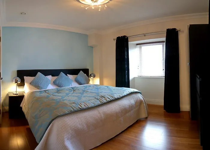 Elephant 3* Westport